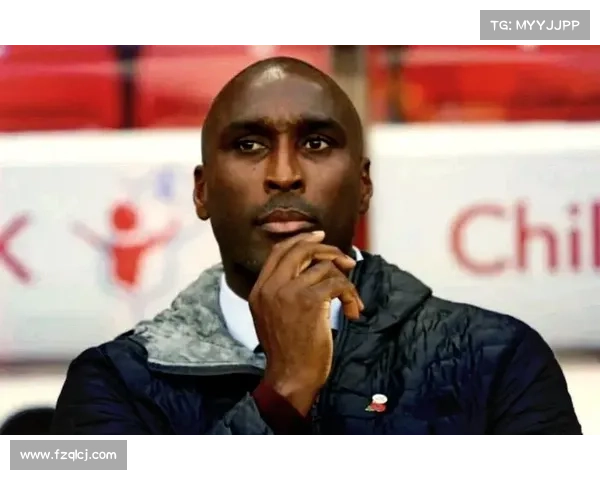 实况坎贝尔的传奇成就与足球生涯的辉煌历程探讨